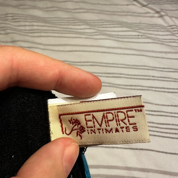 Empire Intimates plunge shelf bra. blue. Size 36. - Picture 7 of 8